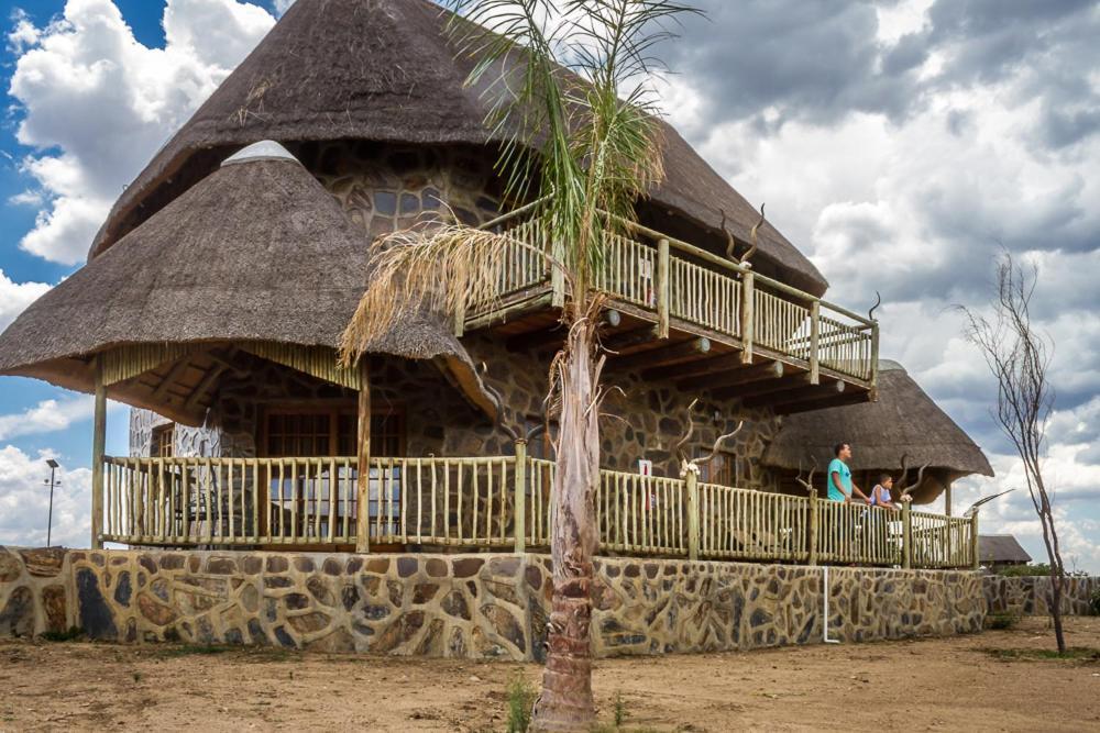 Big Valley Game Lodge Lobatse Exteriör bild
